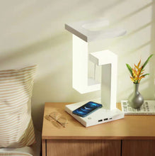 Carica l&#39;immagine nel visualizzatore di Gallery, Anti Gravity Wireless Charging Table Lamp
